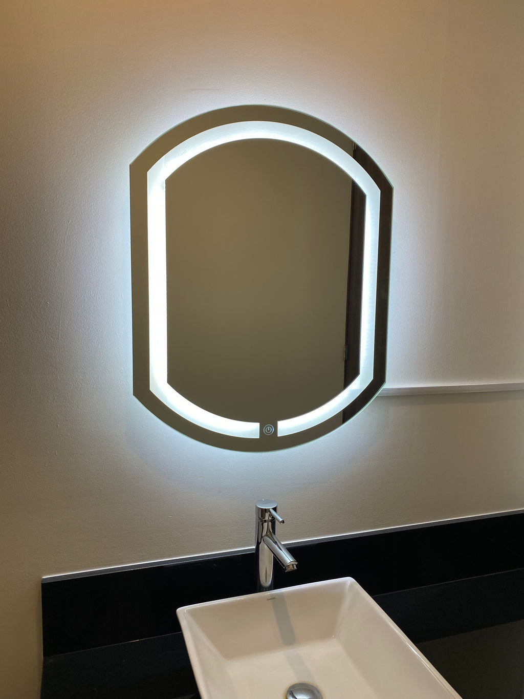 Espejo Monaco CH 60x52 Espejo LED Tipo Pildora con 3 Tonos de Luz