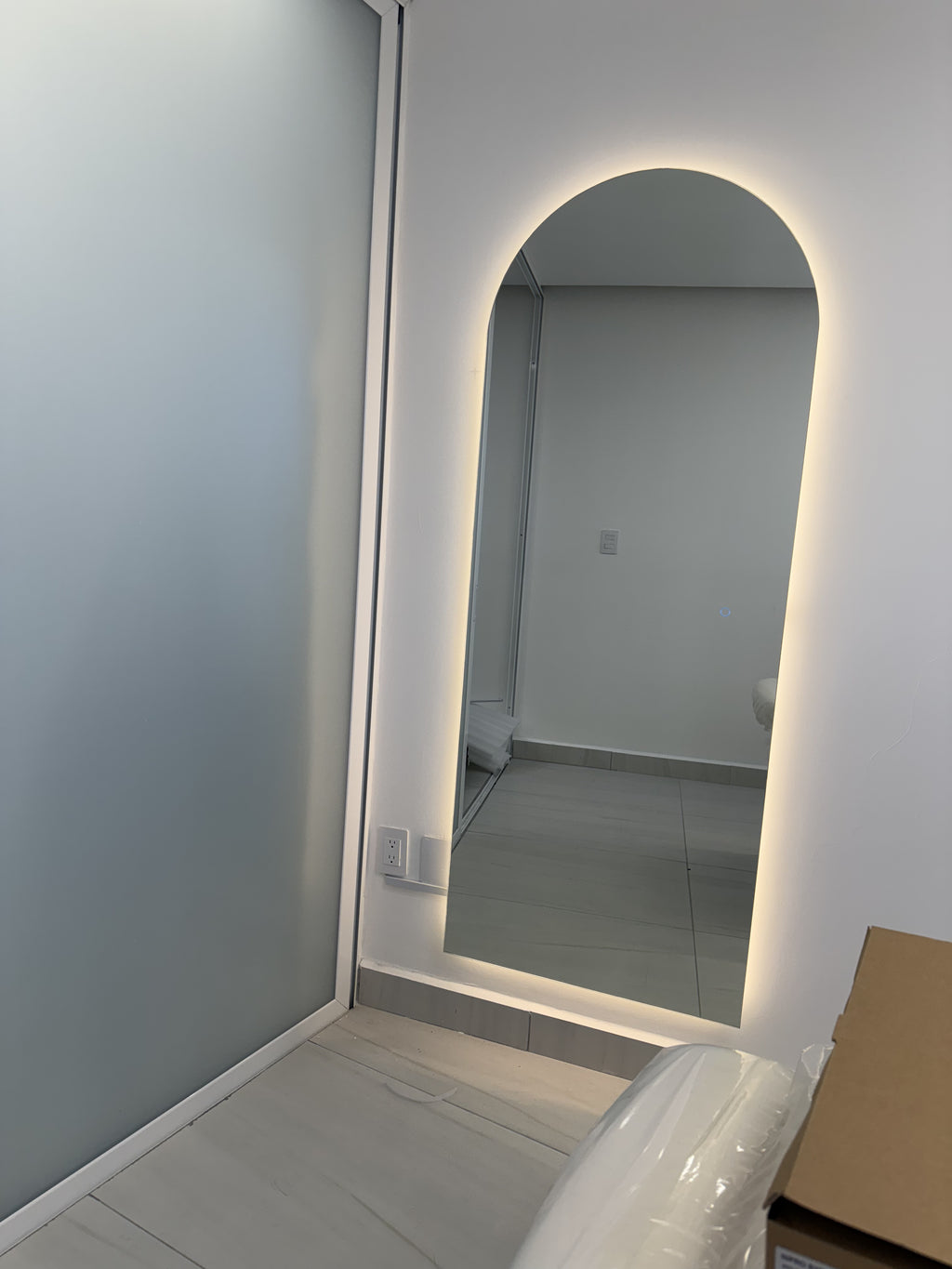 Espejo Jade J 180x70 Espejo LED Tipo Arco con 3 Tonos de Luz