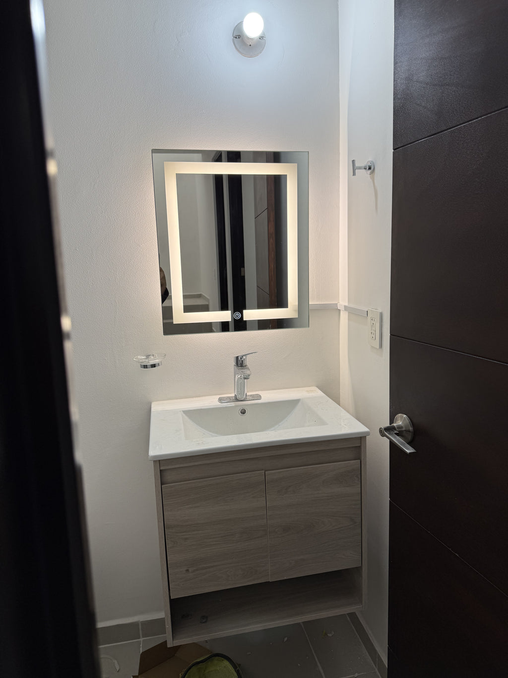 Espejo Liverpool CH 60x52 Espejo LED Rectangular con 3 Tonos de Luz