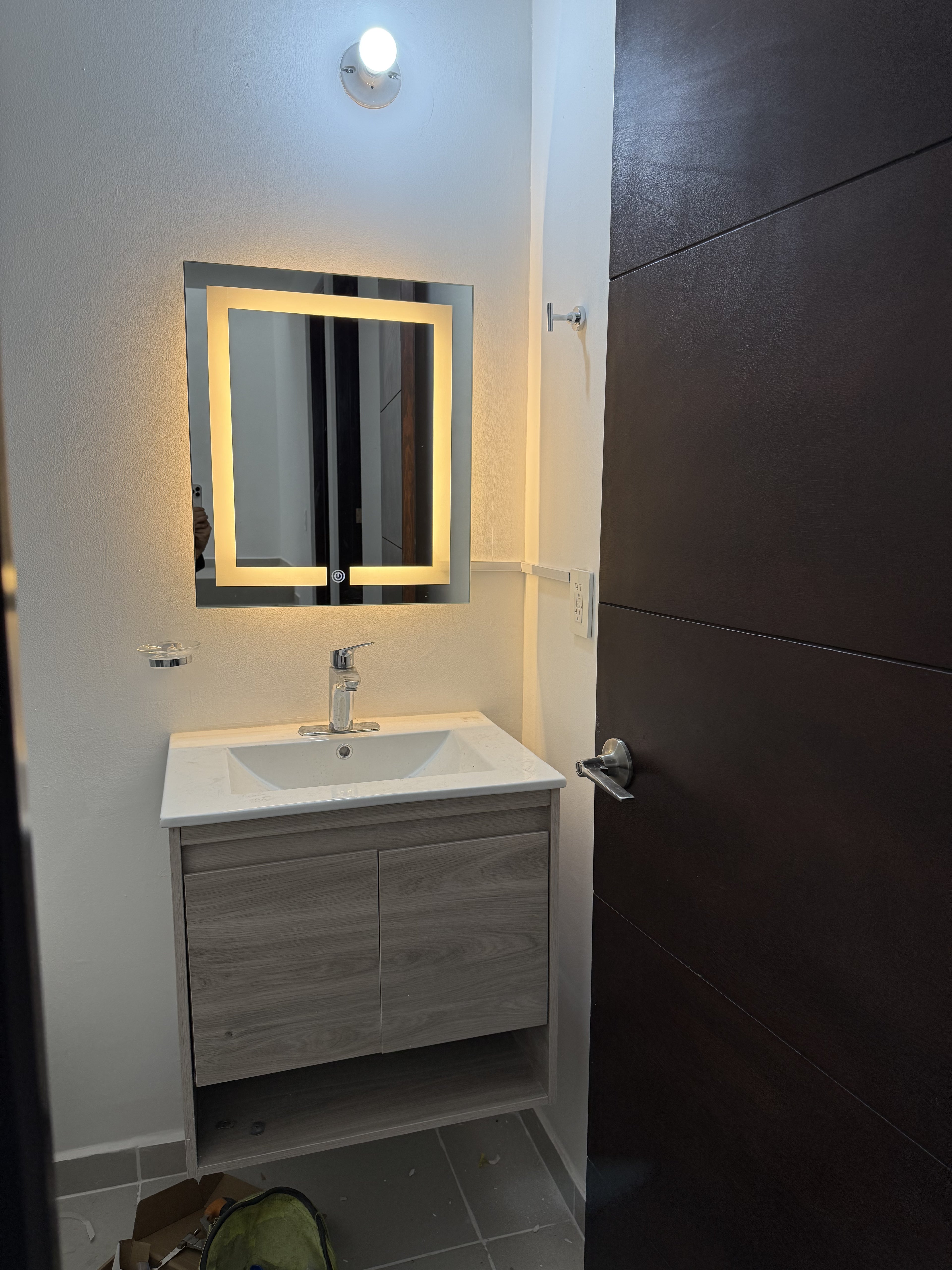 Espejo Liverpool CH 60x52 Espejo LED Rectangular con 3 Tonos de Luz